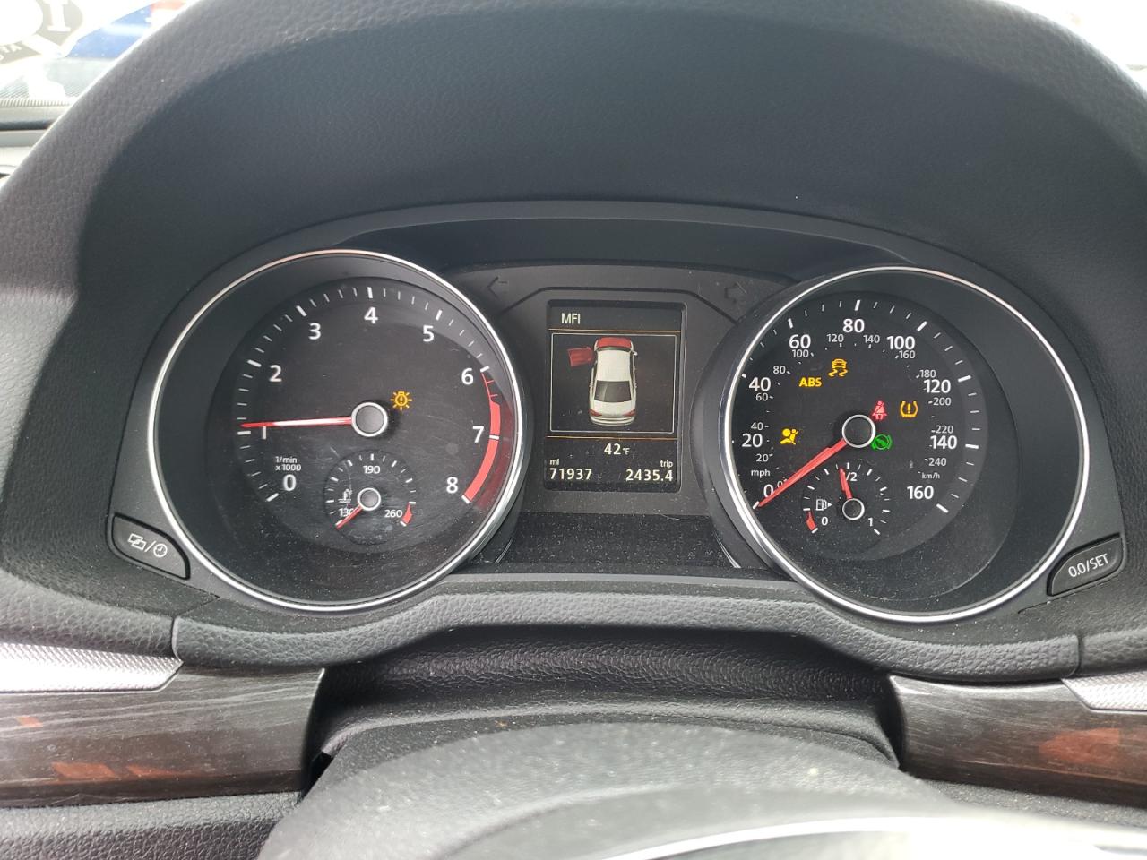 2018 Volkswagen Passat - Image 9