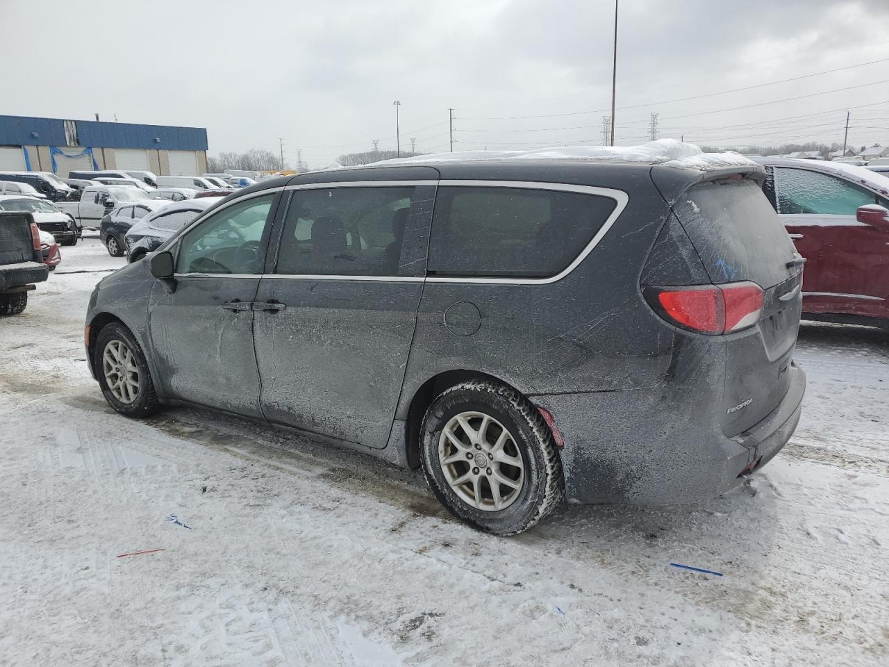2017 Chrysler Pacifica - Image 2