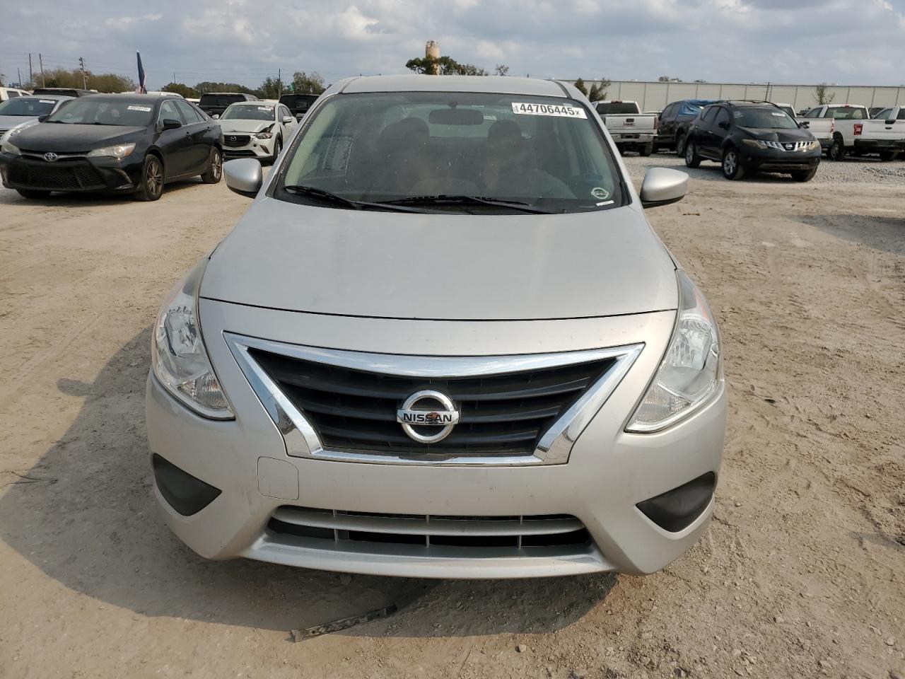 2015 Nissan Versa - Image 5