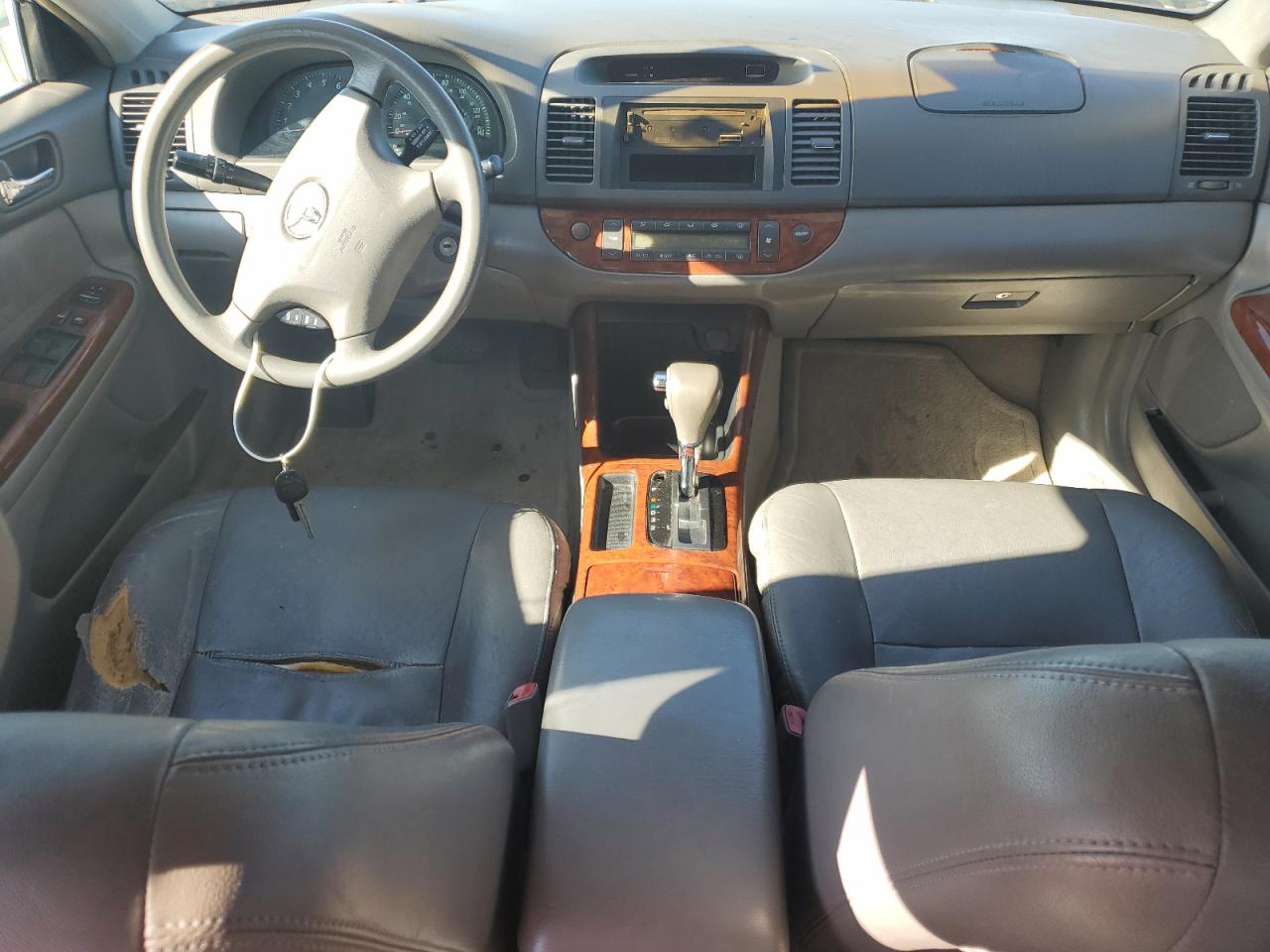 2004 Toyota Camry - Image 9