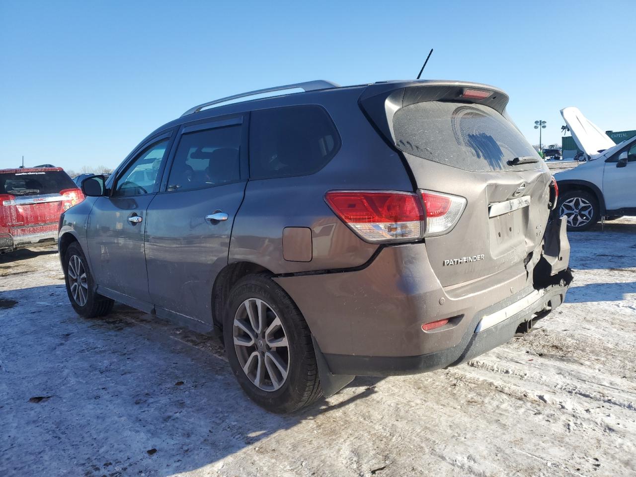 2014 Nissan Pathfinder - Image 2