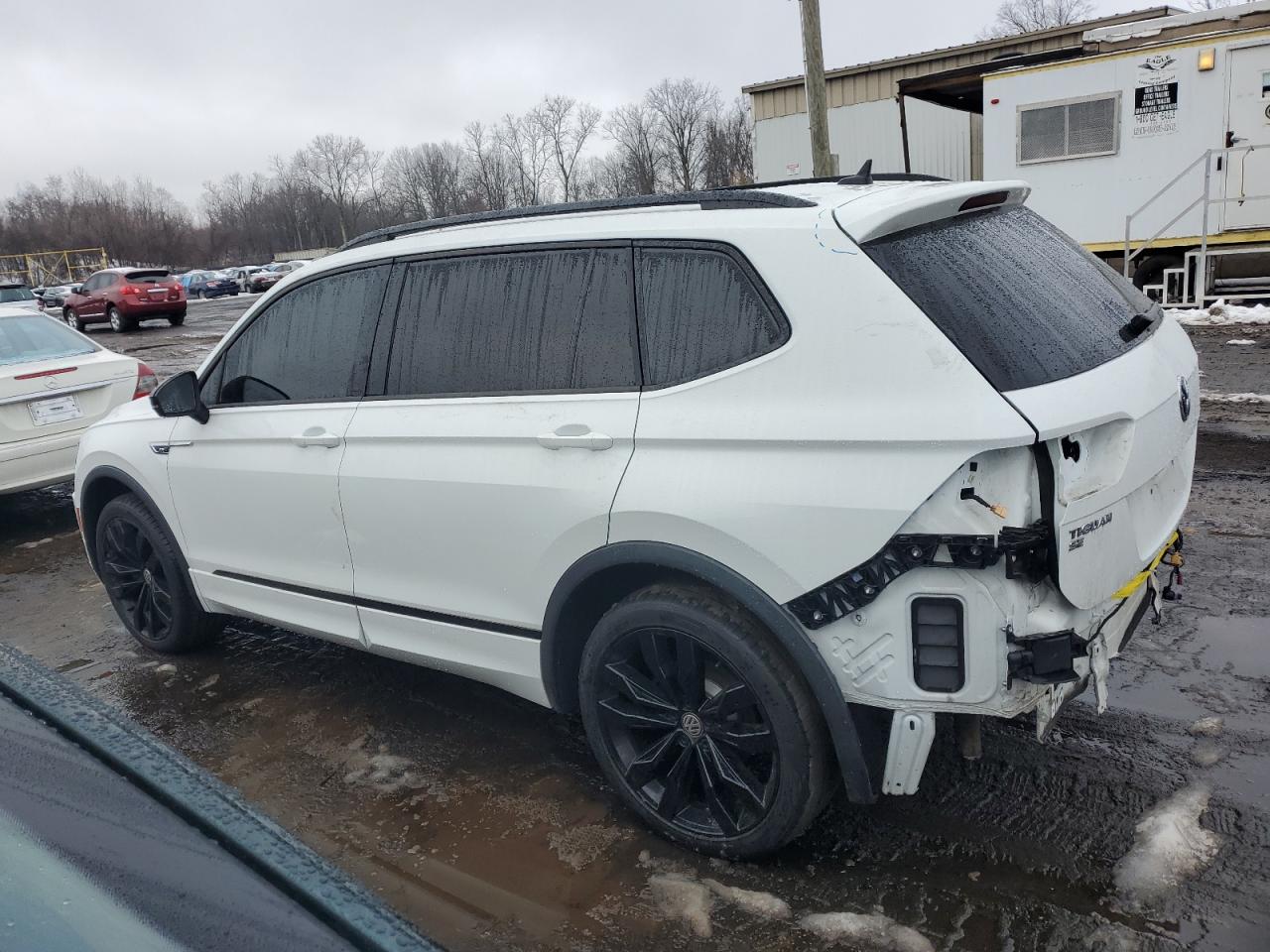 2021 Volkswagen Tiguan - Image 2