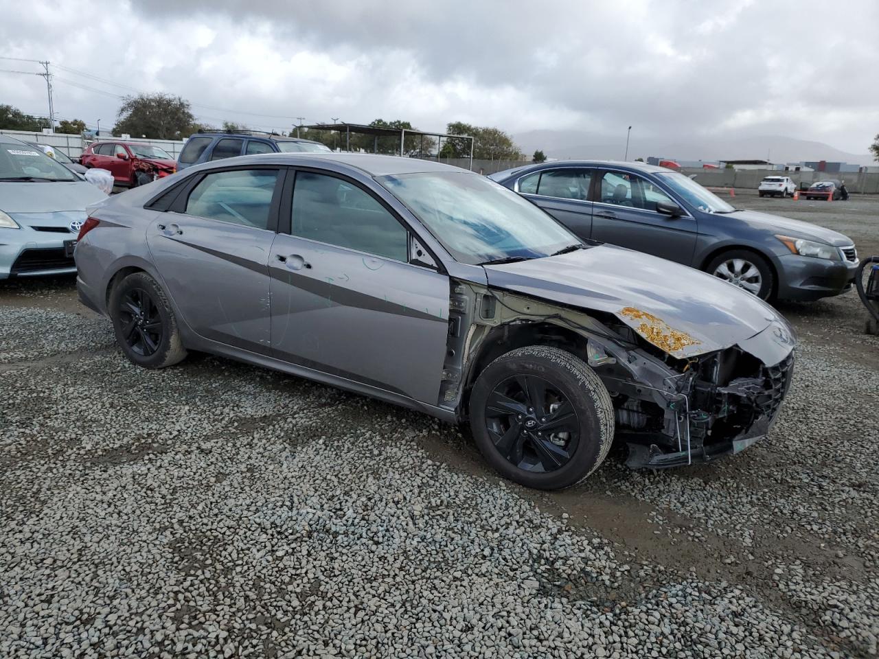 2023 Hyundai Elantra - Image 4