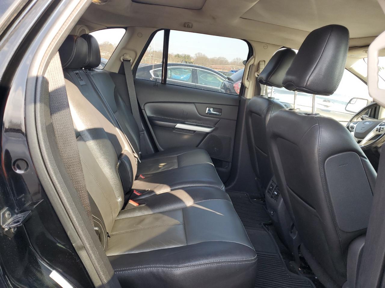 2012 Ford Edge - Image 11