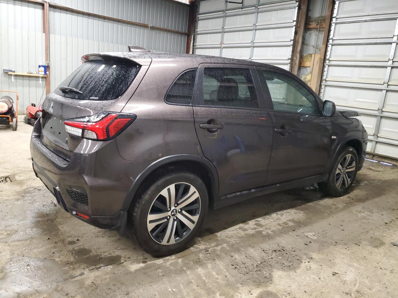 2021 Mitsubishi Outlander - Image 3