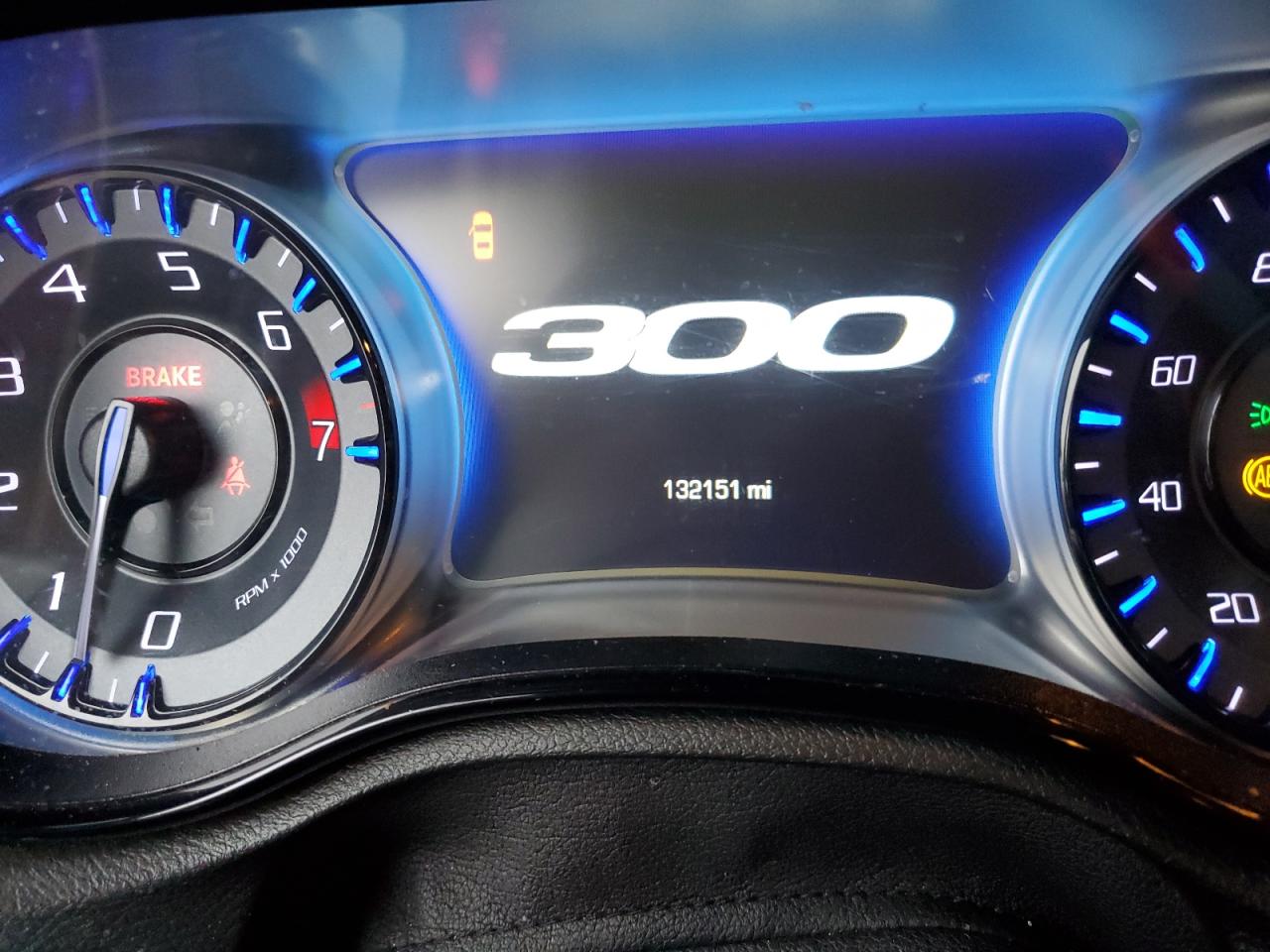 2019 Chrysler 300 - Image 9