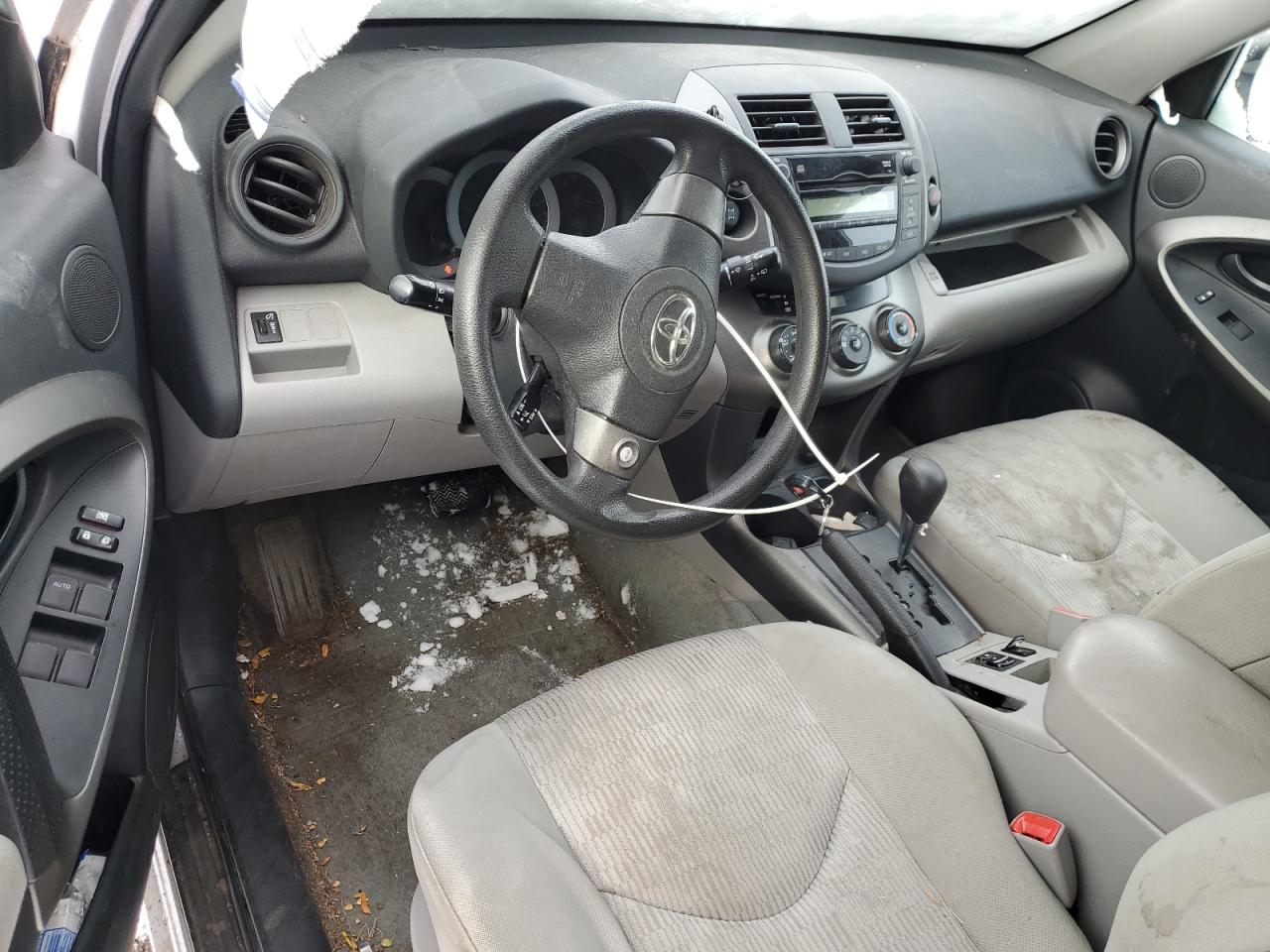 2011 Toyota RAV 4 - Image 8