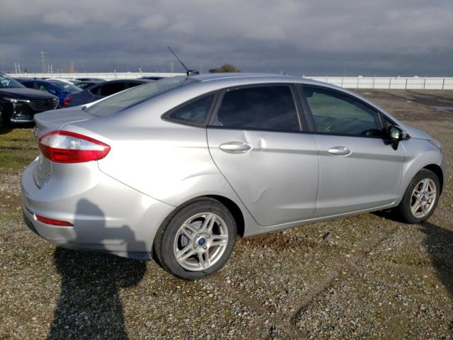  FORD FIESTA 2017 Сріблястий