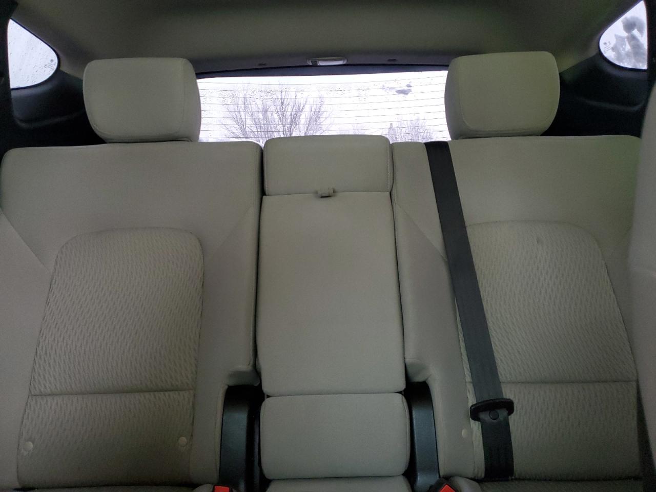 2017 Hyundai Santa Fe - Image 10