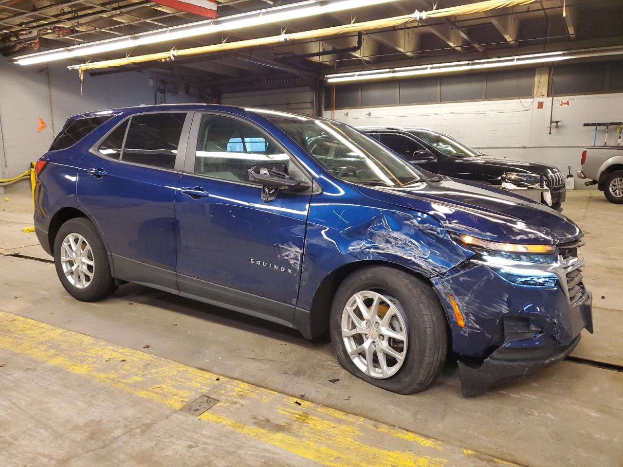 2022 Chevrolet Equinox - Image 4