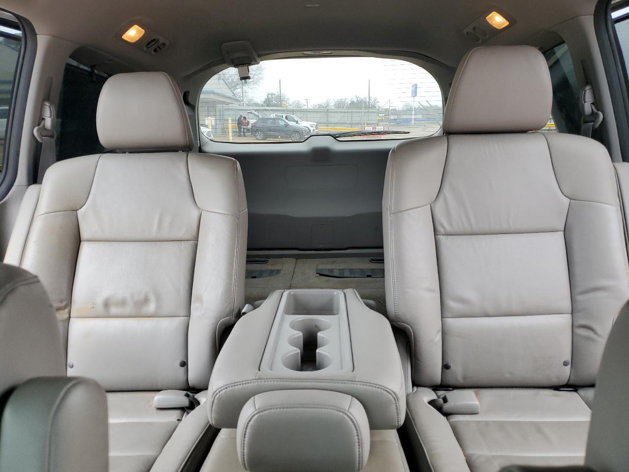 2012 Honda Odyssey - Image 10