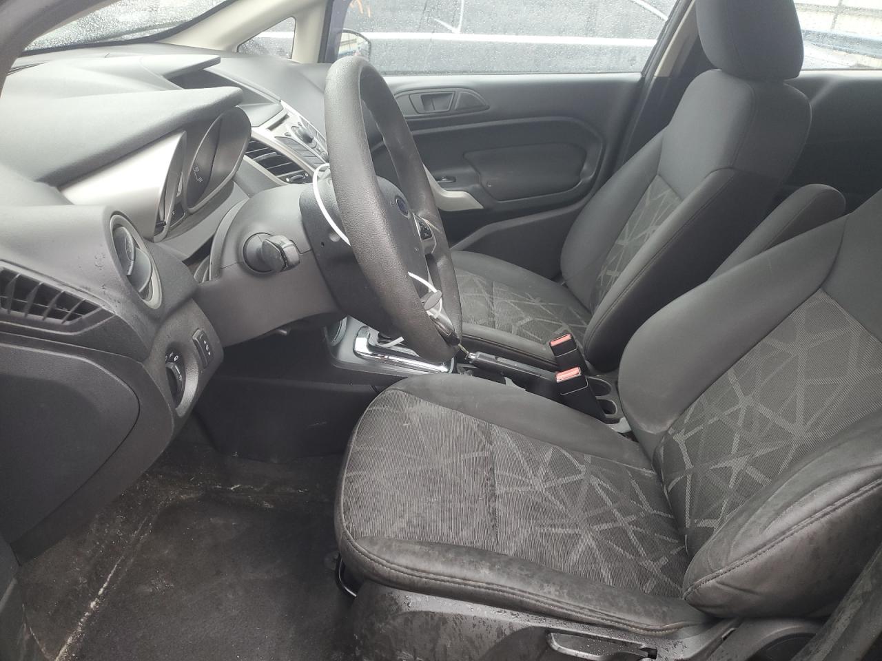 2012 Ford Fiesta - Image 7