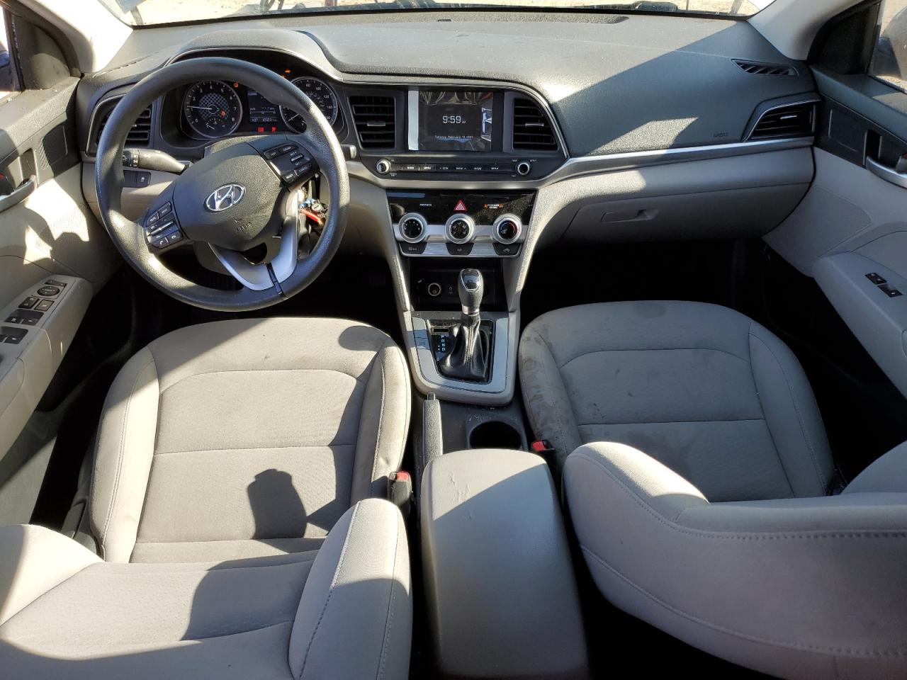 2019 Hyundai Elantra - Image 8