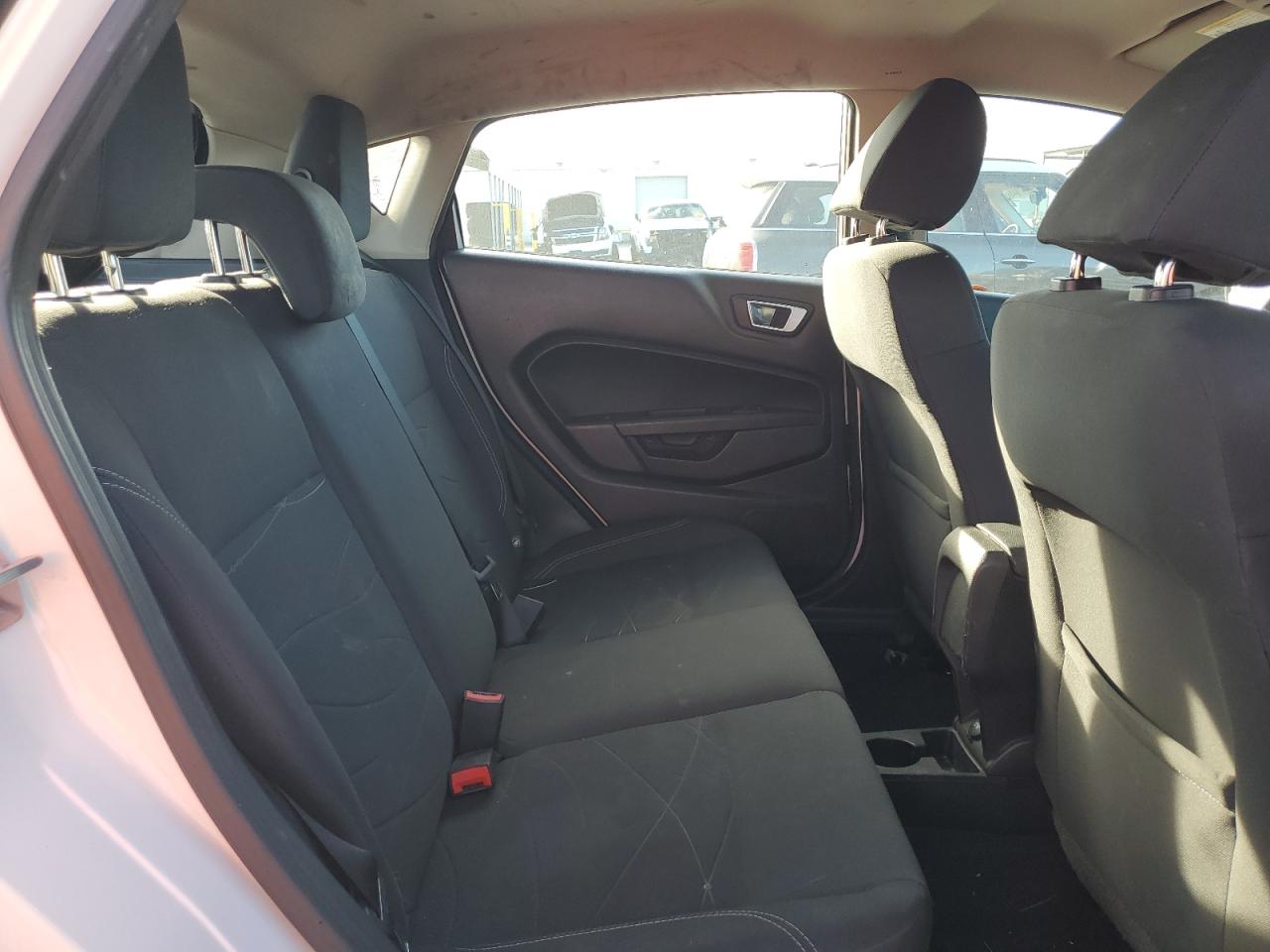 2015 Ford Fiesta - Image 10