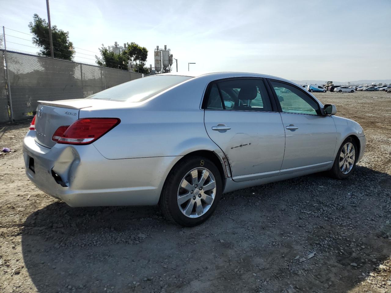 2006 Toyota Avalon - Image 3