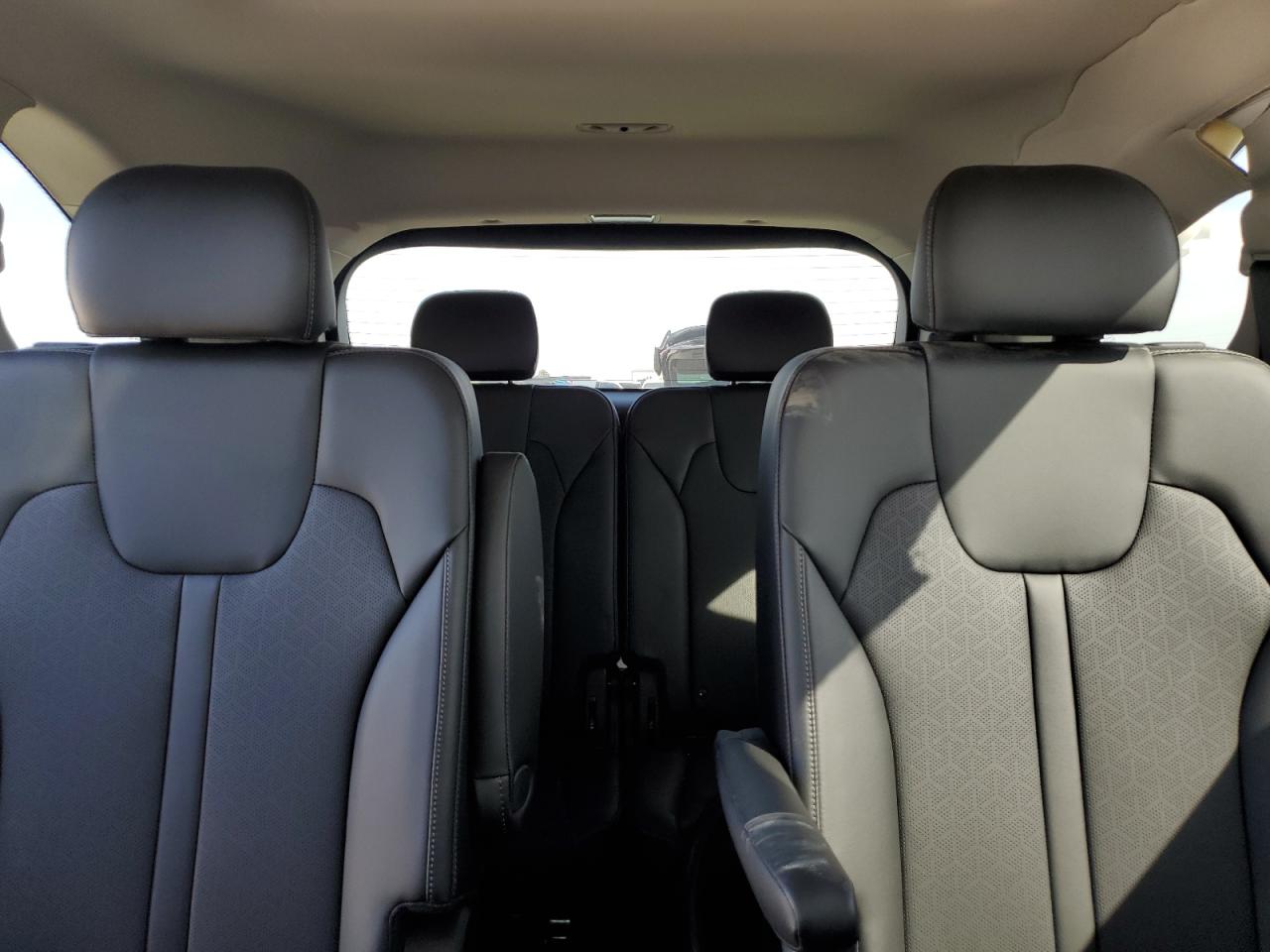 2022 Kia Sorento - Image 10