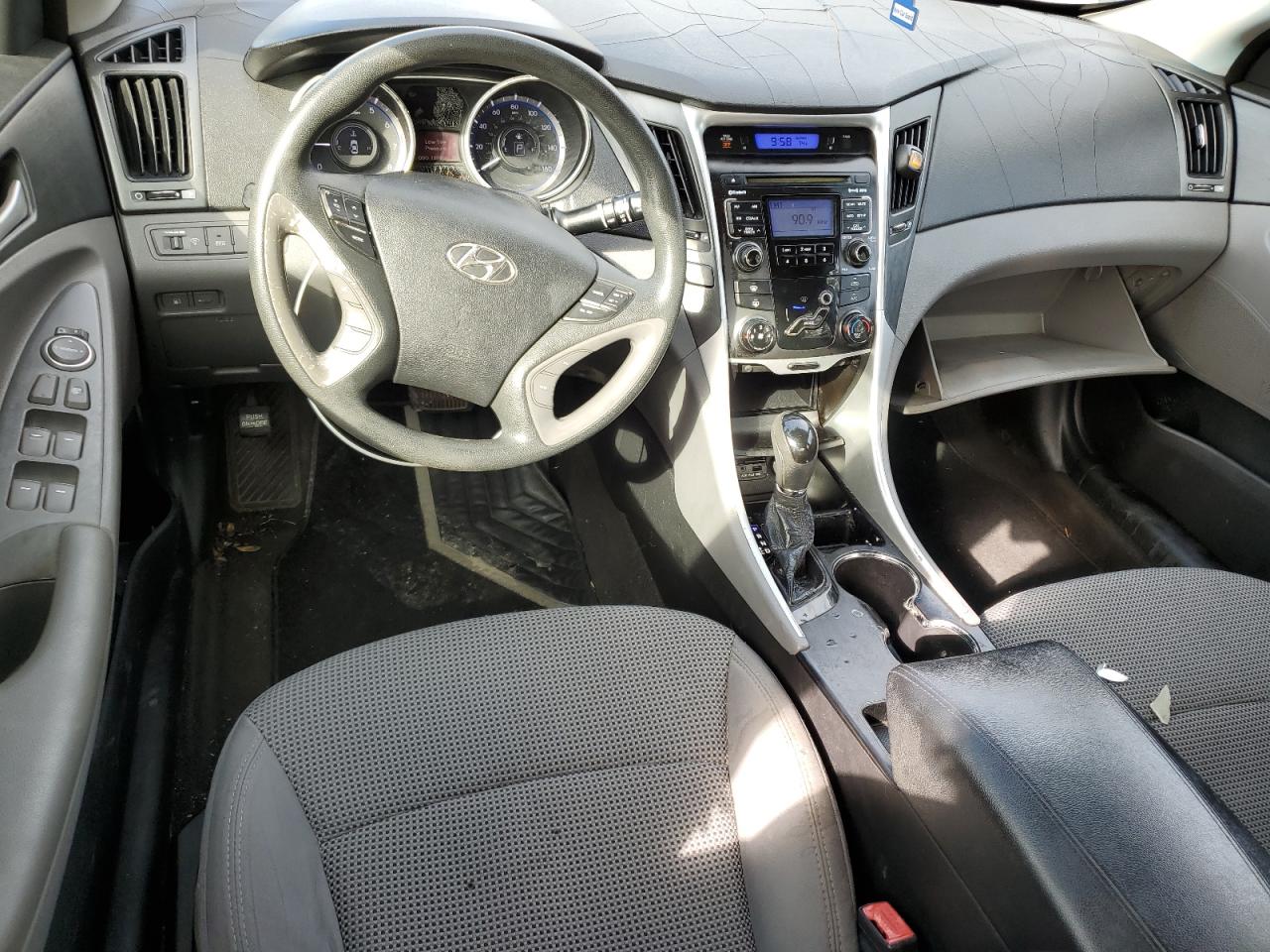 2011 Hyundai Sonata - Image 8