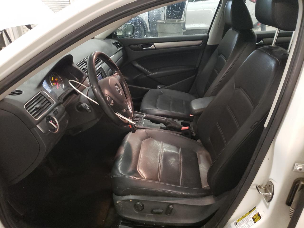 2015 Volkswagen Passat - Image 7