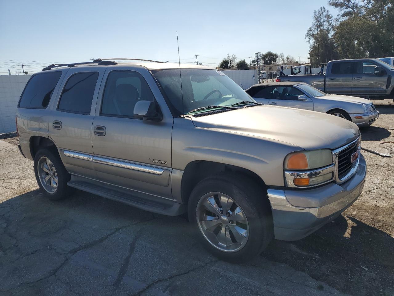 2003 GMC Yukon - Image 4