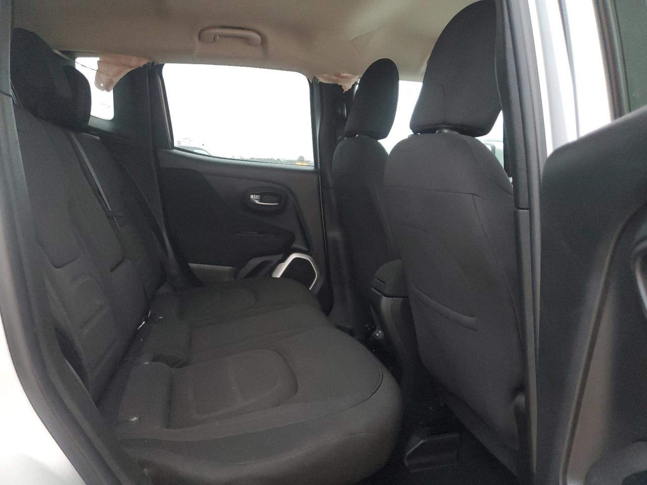 2018 Jeep Renegade - Image 12