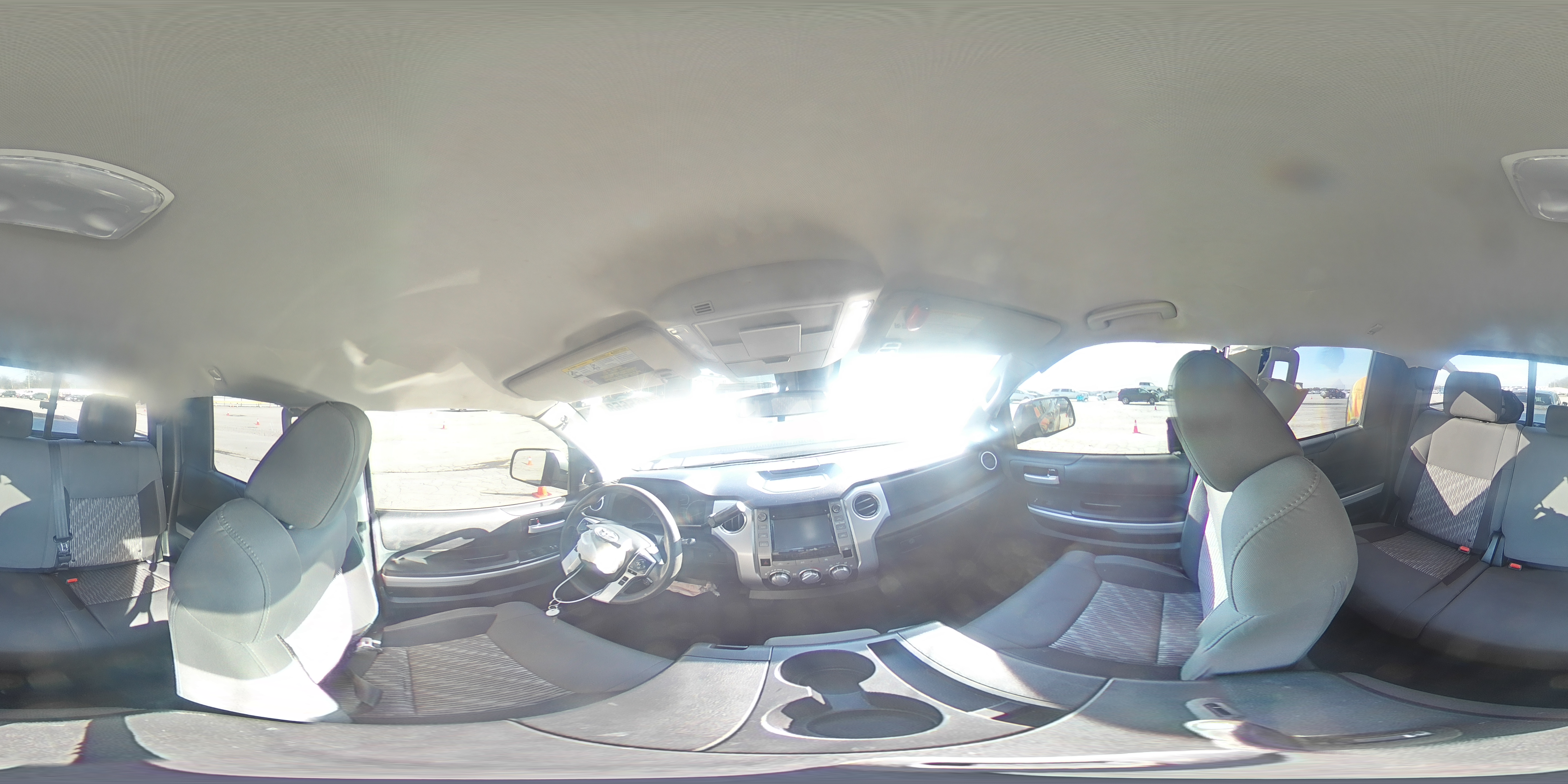 2018 Toyota Tundra - Image 12