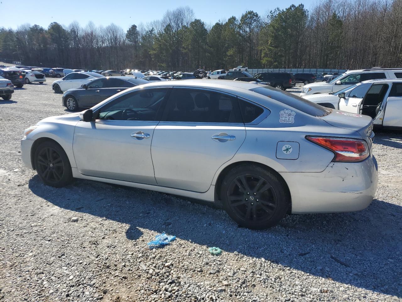 2015 Nissan Altima - Image 2