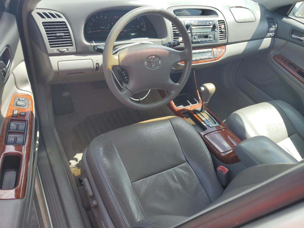2004 Toyota Camry - Image 8