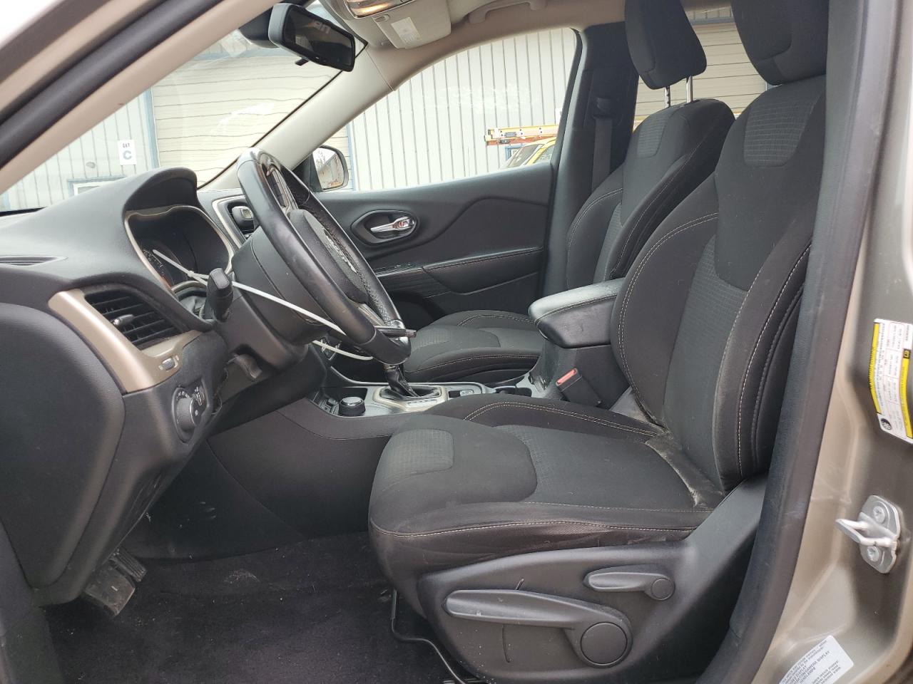 2016 Jeep Grand Cherokee - Image 7