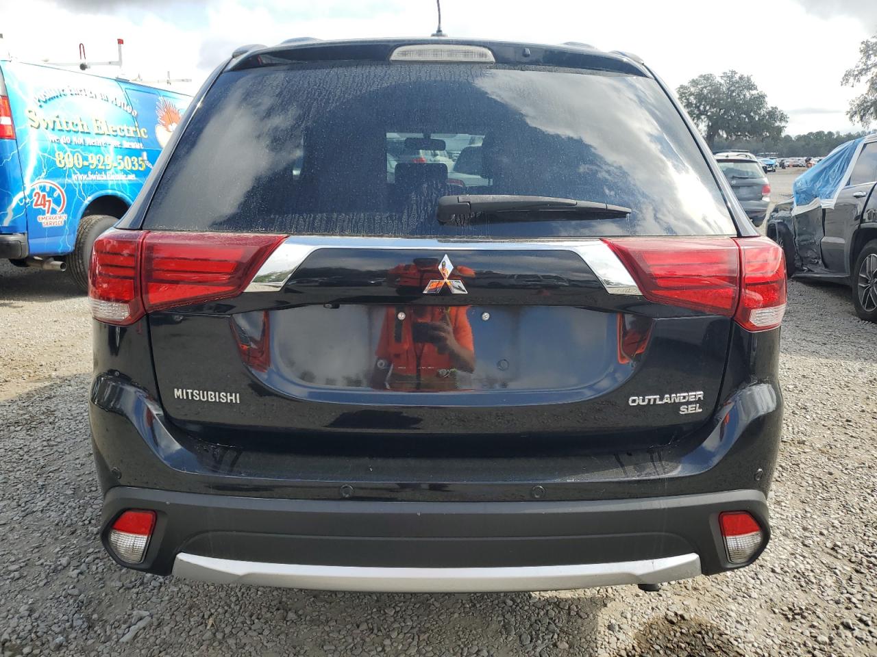 2016 Mitsubishi Outlander - Image 6