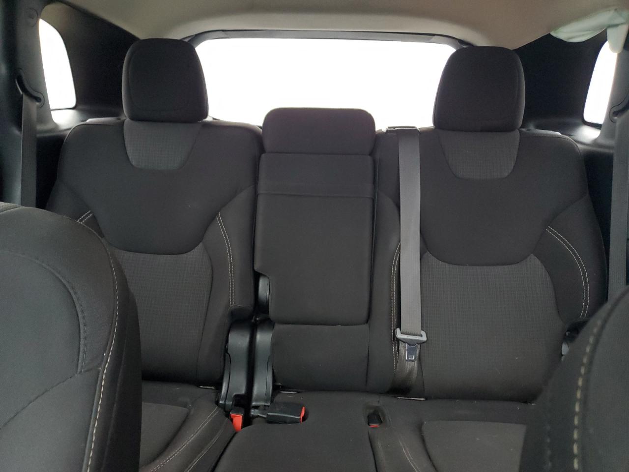 2015 Jeep Grand Cherokee - Image 10