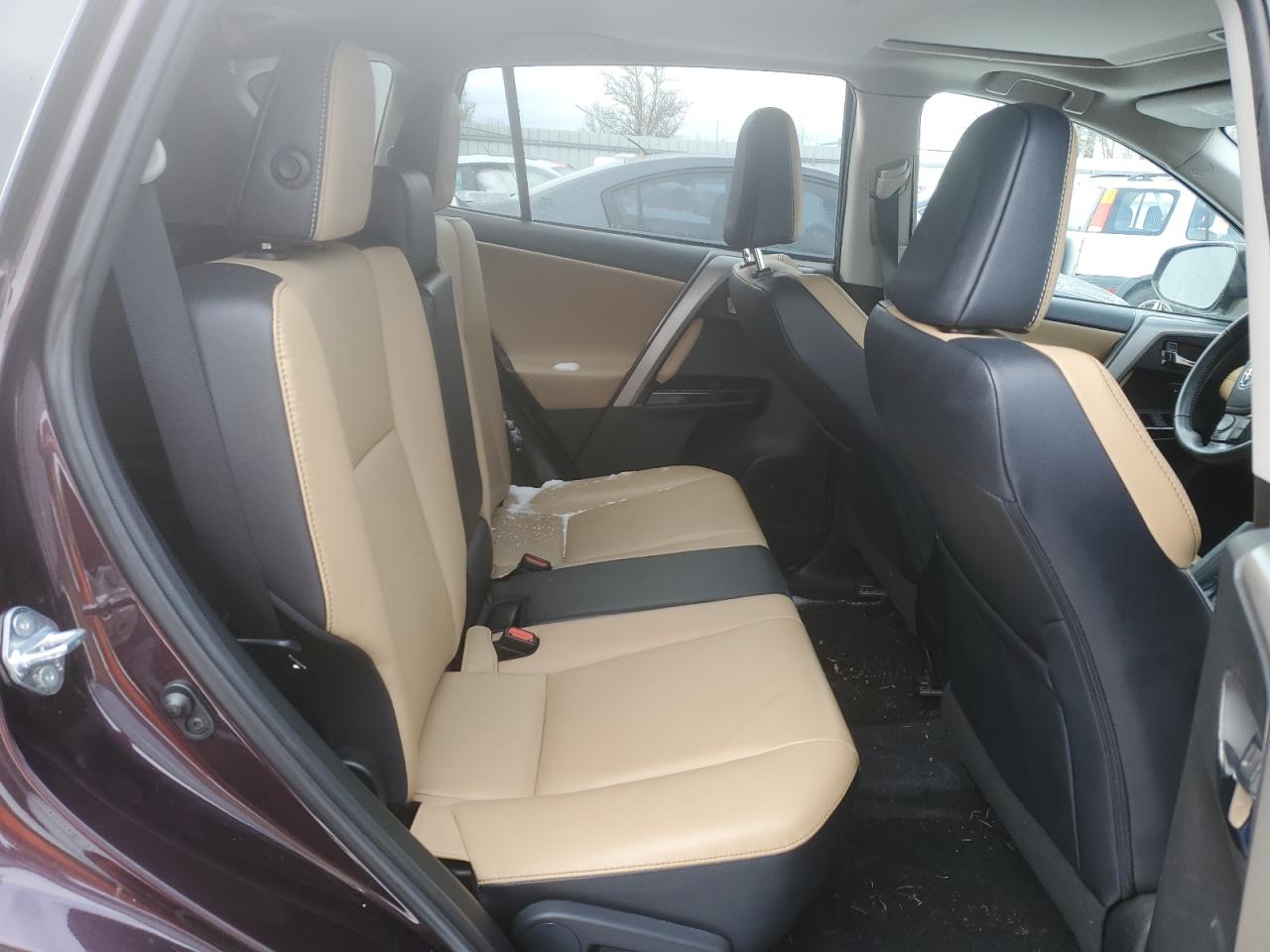 2016 Toyota RAV 4 - Image 11