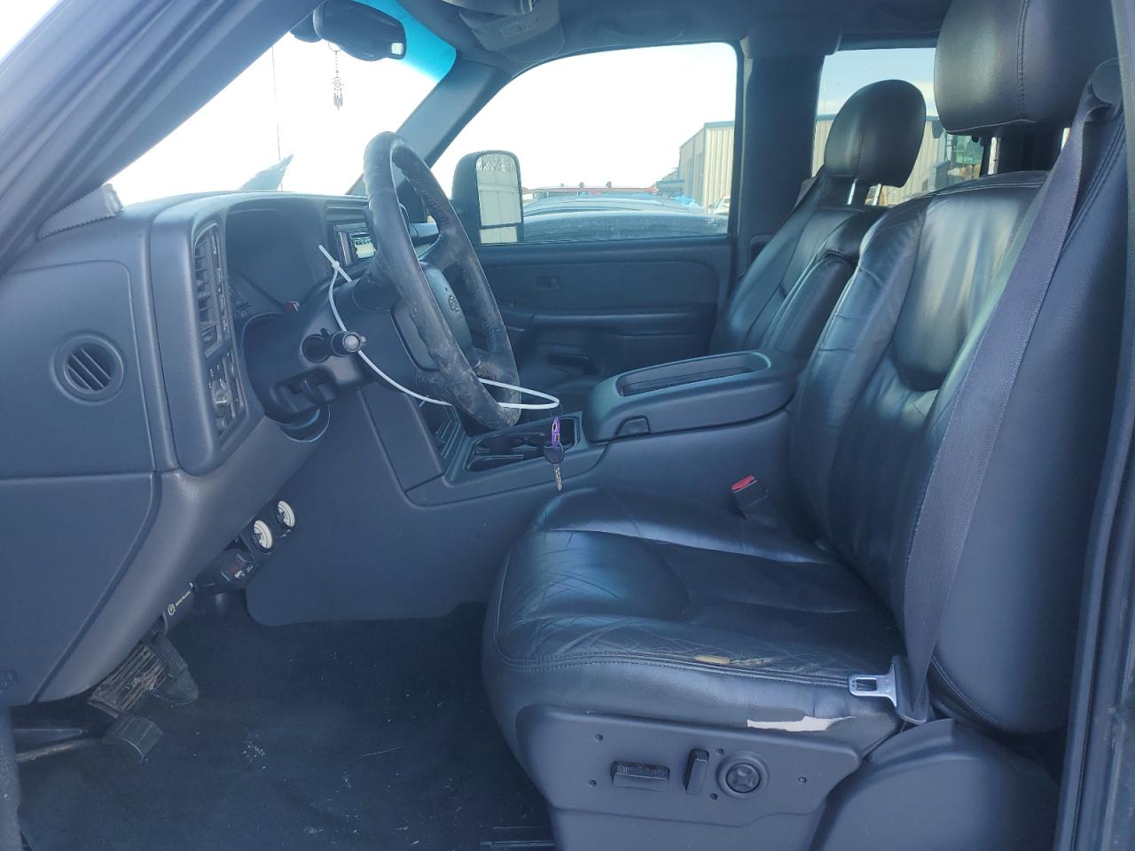 2002 Chevrolet Silverado - Image 7