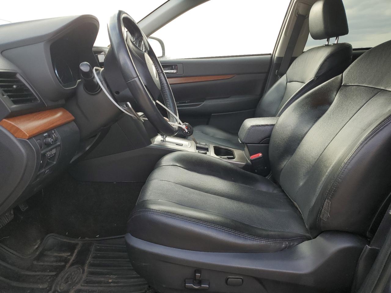 2014 Subaru Outback - Image 7