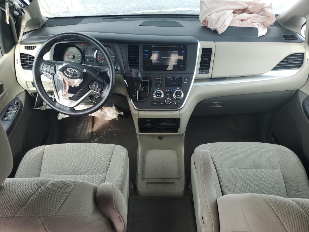 2016 Toyota Sienna - Image 8