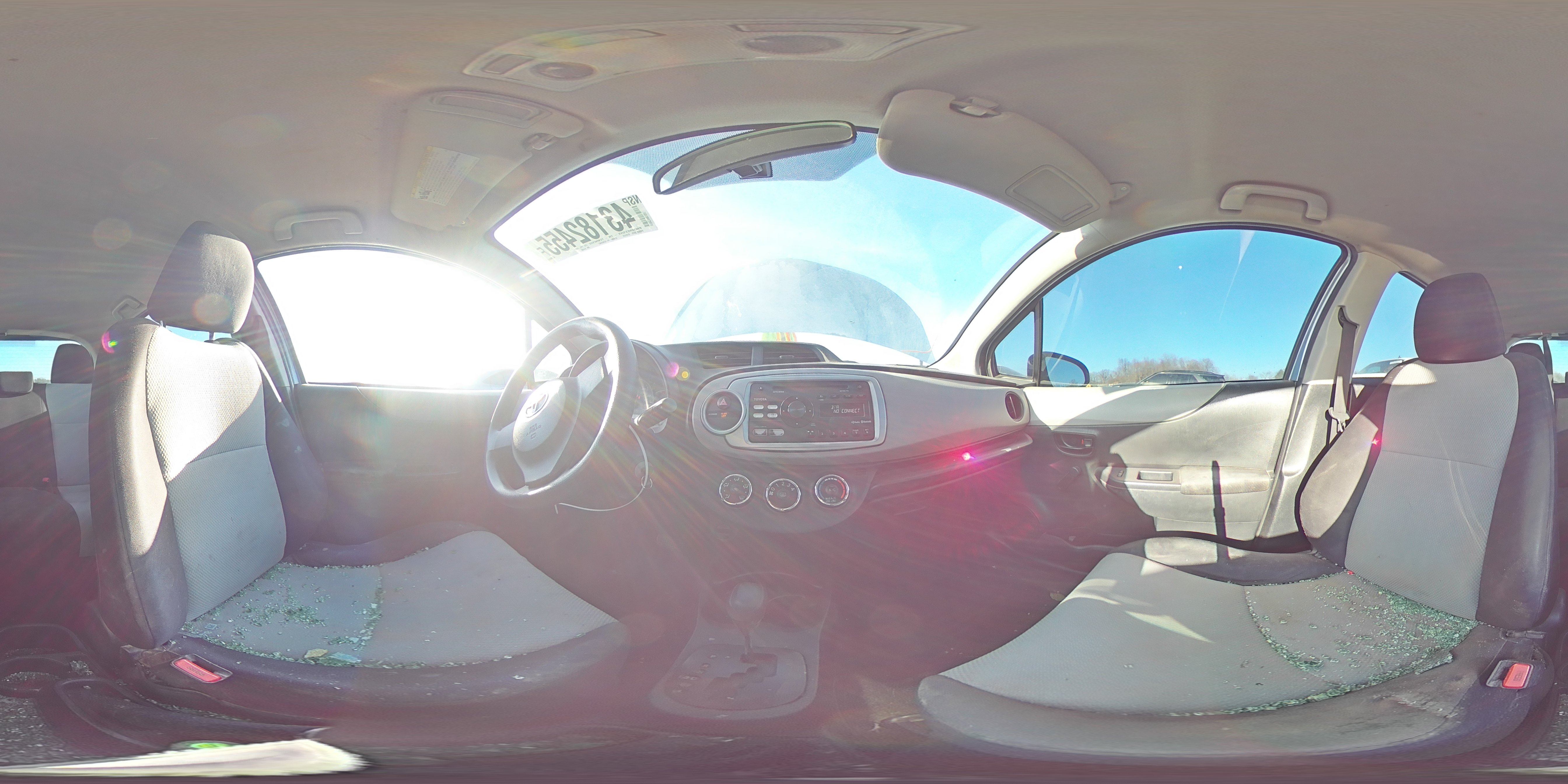 2013 Toyota Yaris - Image 14