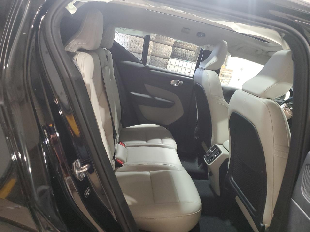 2019 Volvo XC40 - Image 11