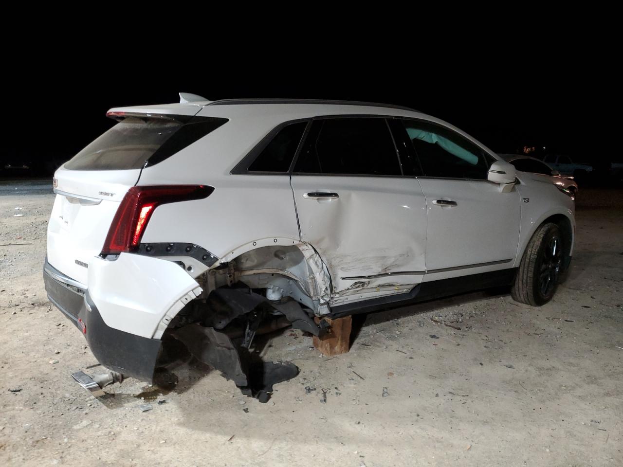 2022 Cadillac XT5 - Image 3