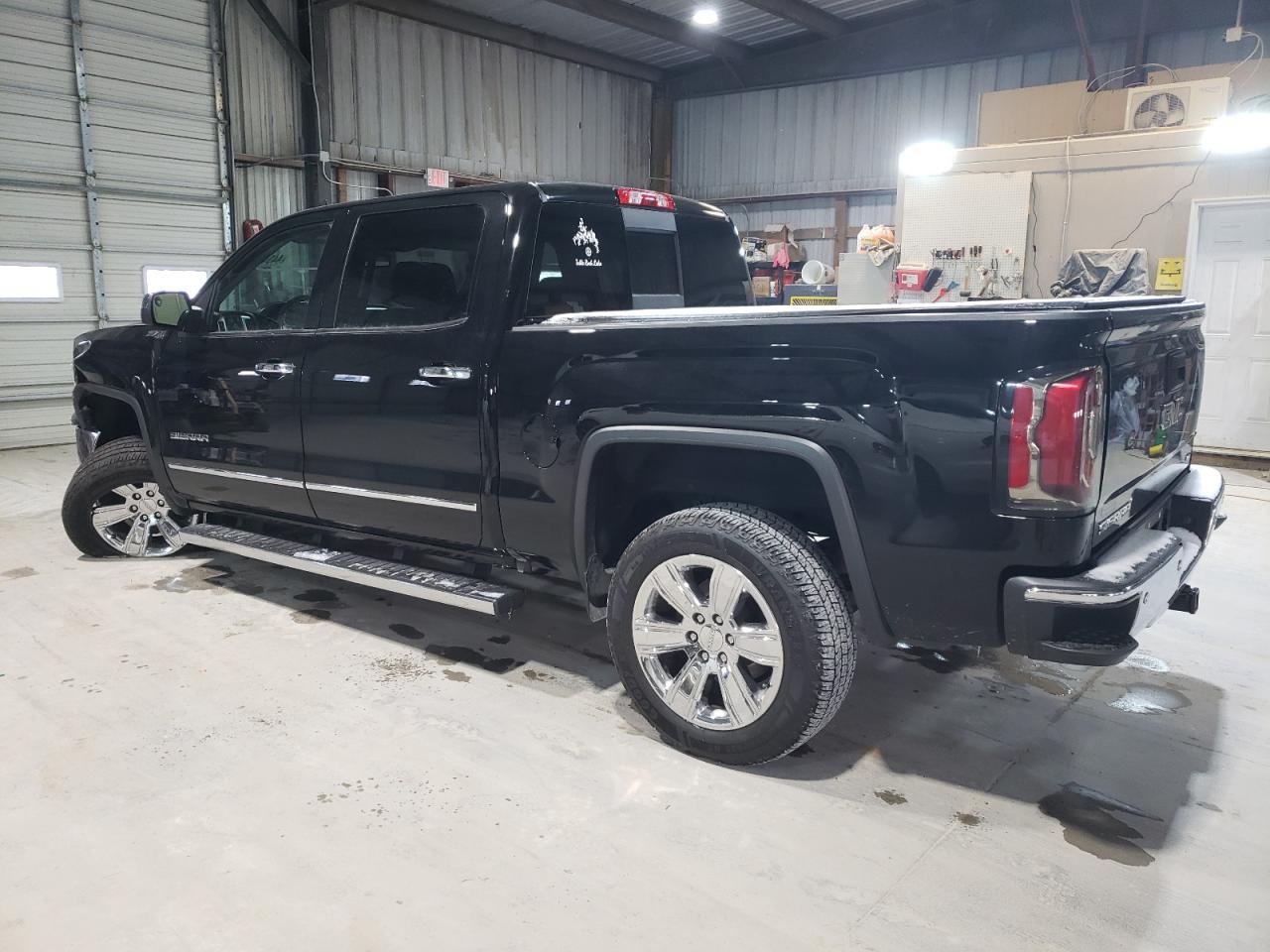 2018 GMC Sierra - Image 2