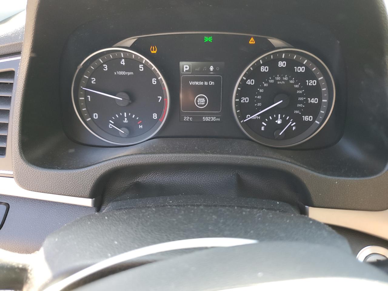 2018 Hyundai Elantra - Image 9