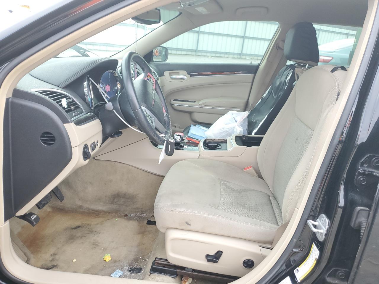 2014 Chrysler 300 - Image 7