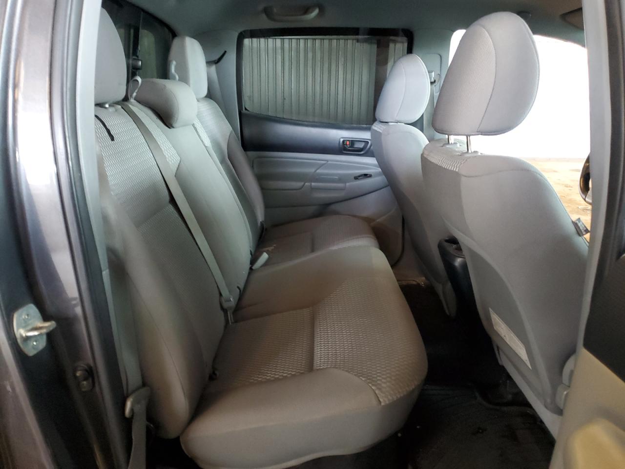 2013 Toyota Tacoma - Image 10