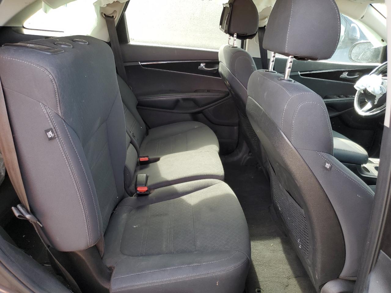 2018 Kia Sorento - Image 11
