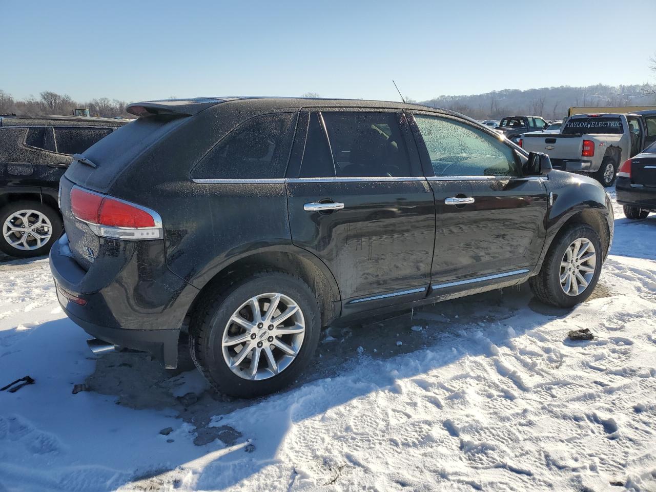 2011 Lincoln MKX - Image 3
