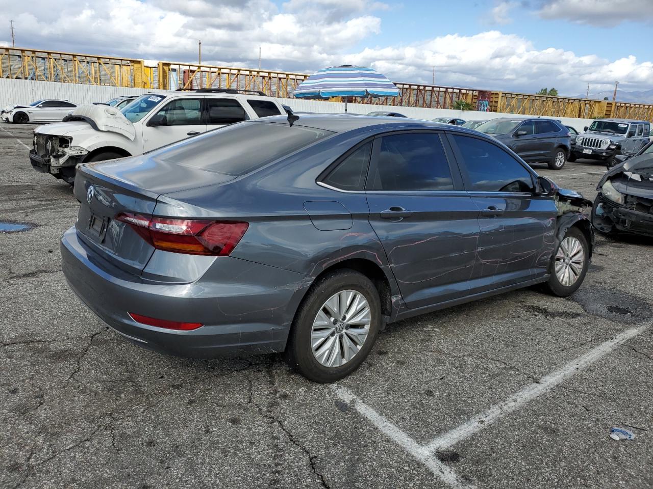 2019 Volkswagen Jetta - Image 3