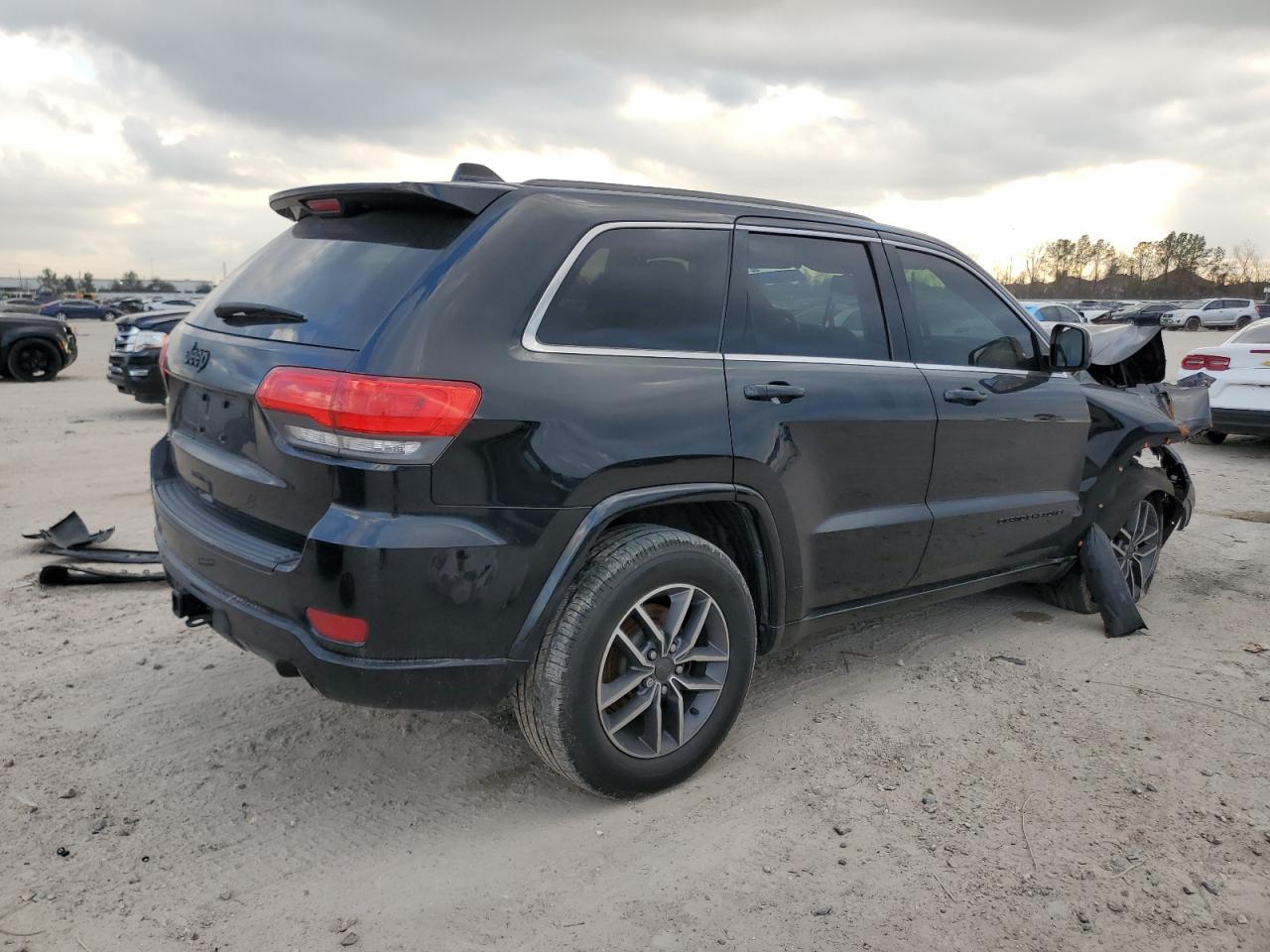 2015 Jeep Grand Cherokee - Image 3
