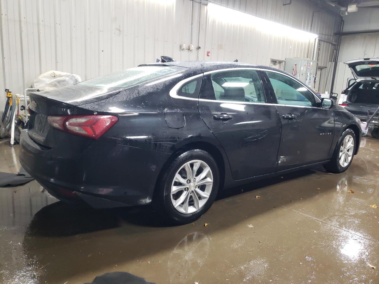 2022 Chevrolet Malibu - Image 3