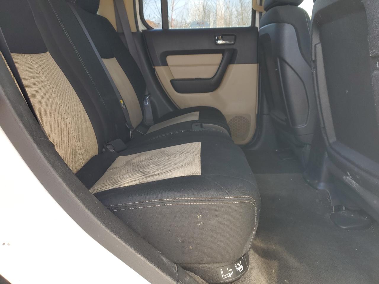 2006 Hummer H3 - Image 11