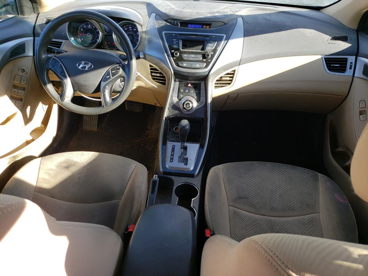 2013 Hyundai Elantra - Image 8