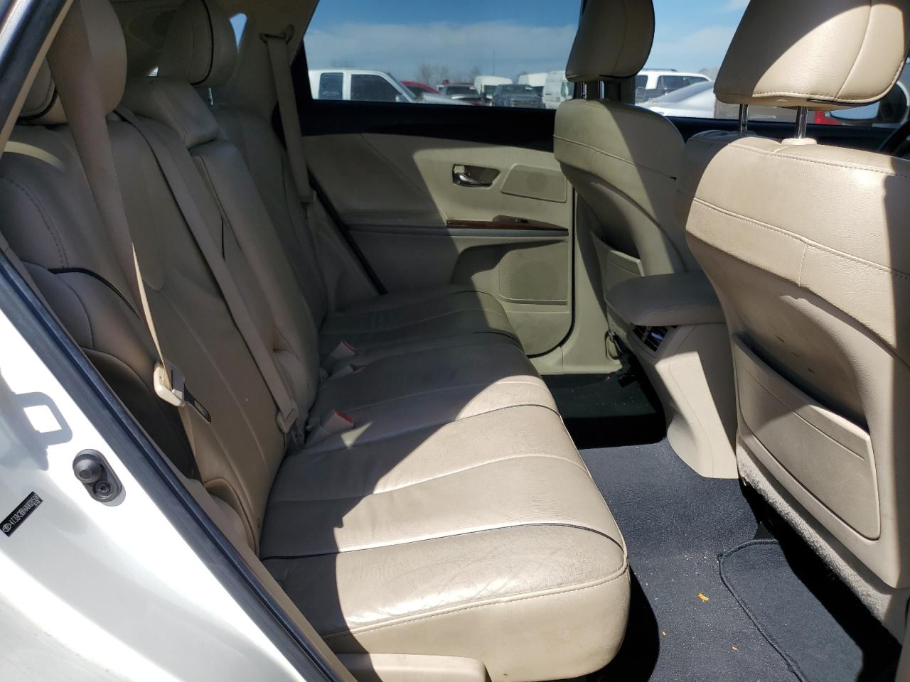 2010 Toyota Venza - Image 11