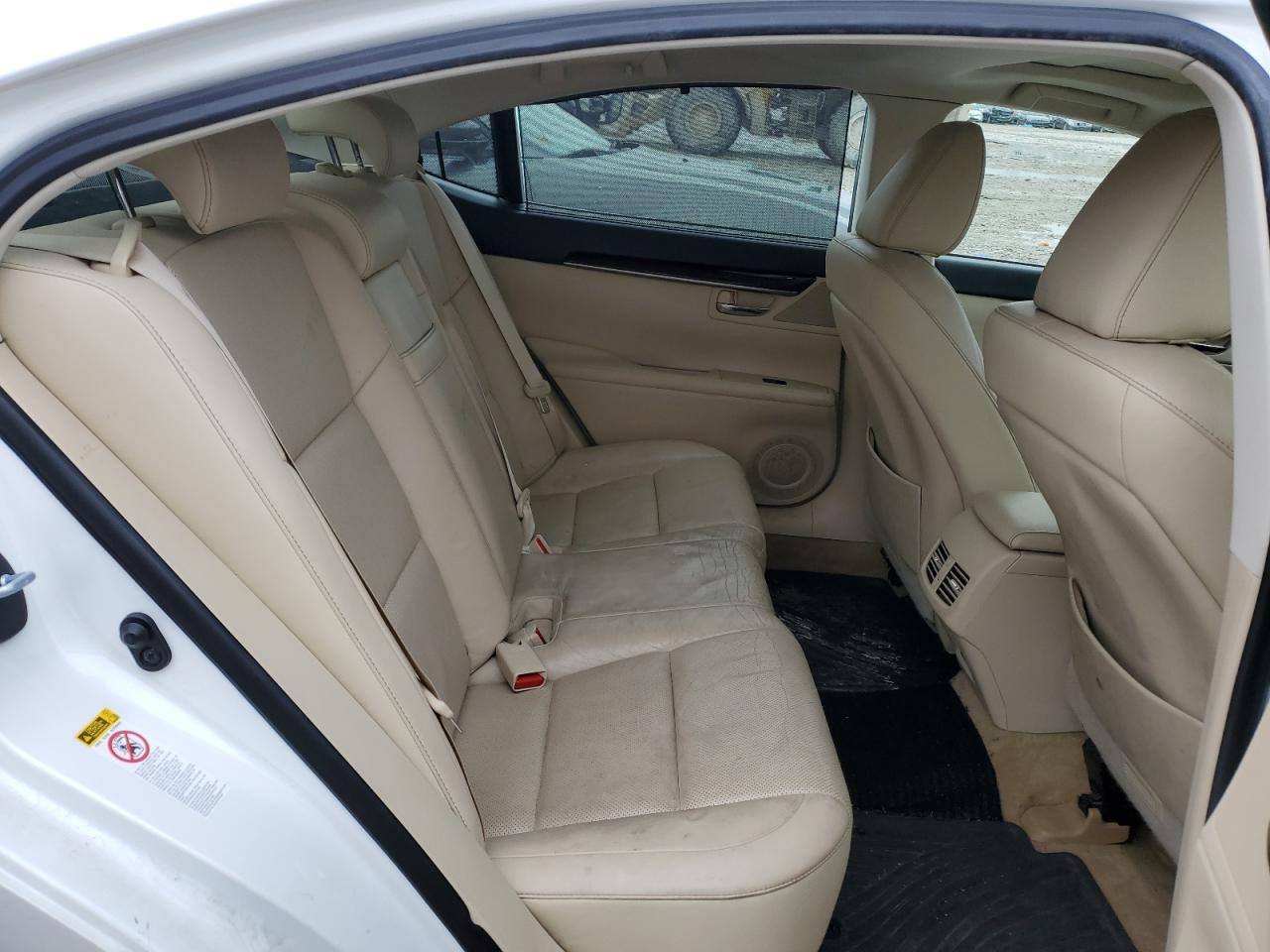 2015 Lexus ES - Image 10